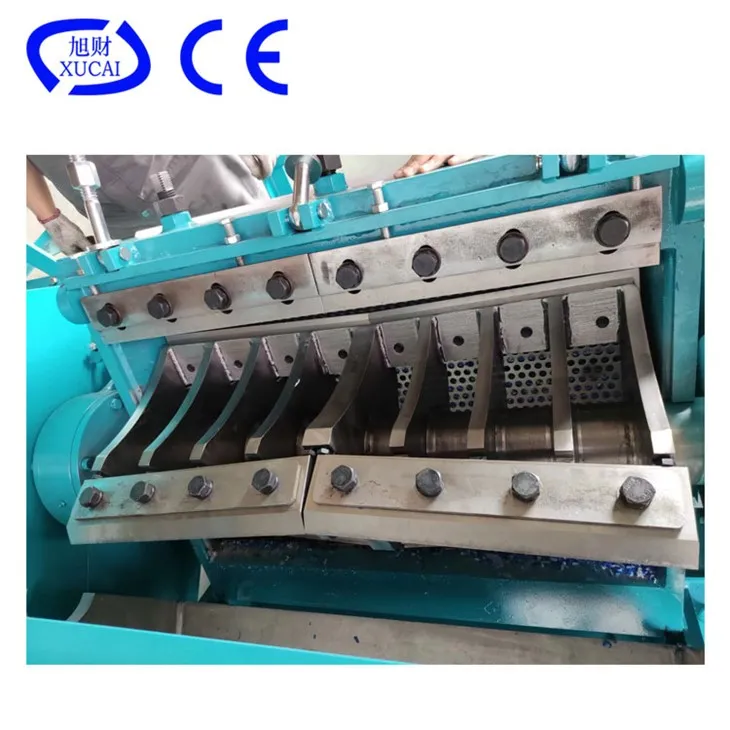 Waste chemical barrel shredding equipment